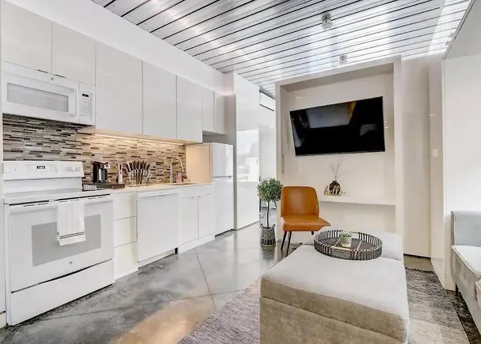 Kcm Mikros Smart Apartments 8